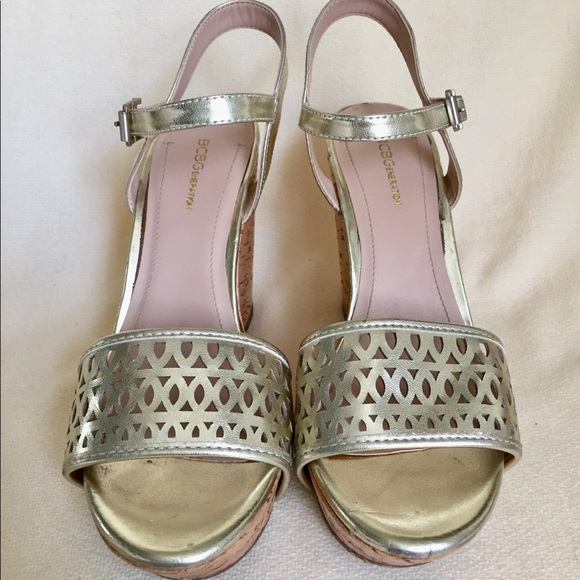 BCBGENERATION Gold Platform Wedge Sandals - Picture 3 of 8